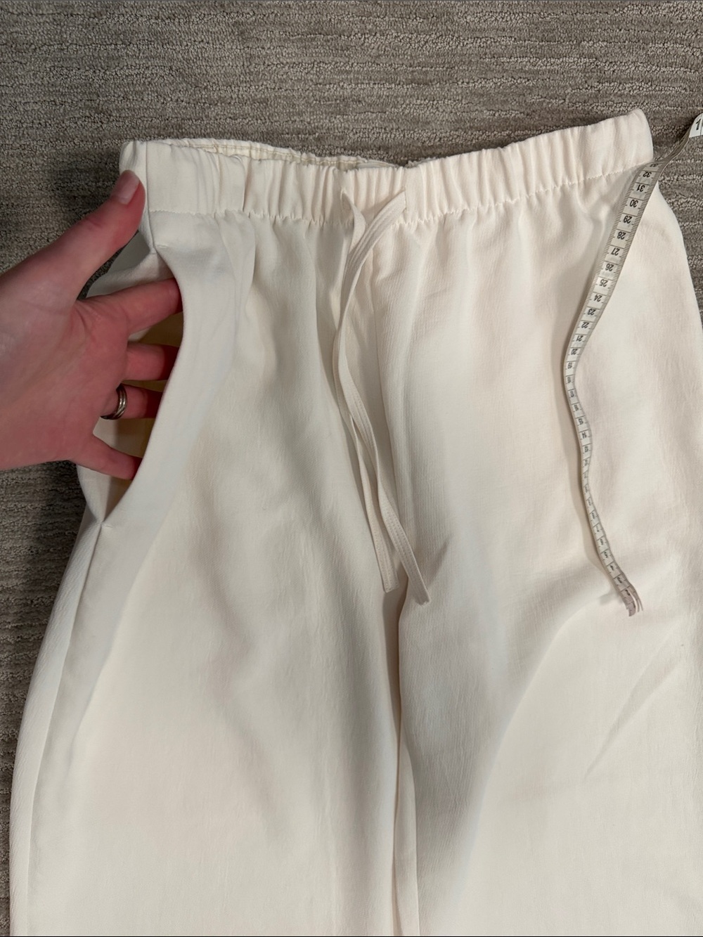Aritzia NWOT The Lodge Pant Light Crepette Birch Size Medium - Picture 9 of 15